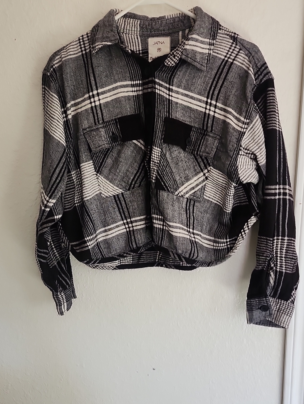 Japna Black & White Plaid Button-Front Crop Shirt